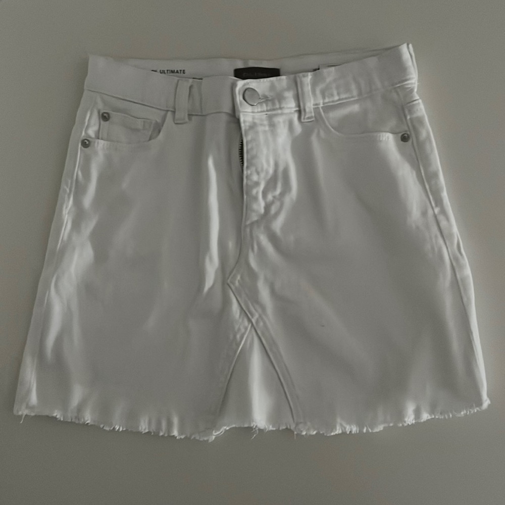 Girls size 14 DL1961 denim Jenny Mini Skirt in white.
